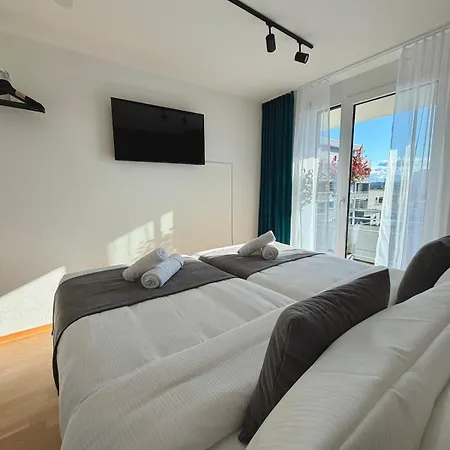 公寓 Big Flugfeld, Balkon, Bis 8 Personen, 3 Schlafzimmer Mit Smart Tvs, 1 Parkplatz, 2 Min Zum Bahnhof *