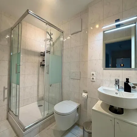 Big Flugfeld, Balkon, Bis 8 Personen, 3 Schlafzimmer Mit Smart Tvs, 1 Parkplatz, 2 Min Zum Bahnhof 公寓