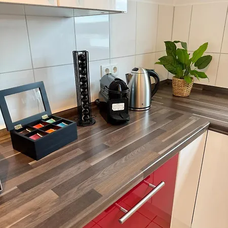 Big Flugfeld, Balkon, Bis 8 Personen, 3 Schlafzimmer Mit Smart Tvs, 1 Parkplatz, 2 Min Zum Bahnhof *