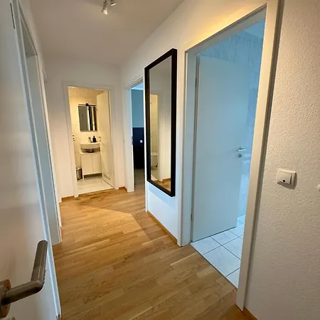 Big Flugfeld, Balkon, Bis 8 Personen, 3 Schlafzimmer Mit Smart Tvs, 1 Parkplatz, 2 Min Zum Bahnhof 公寓 伯布林根
